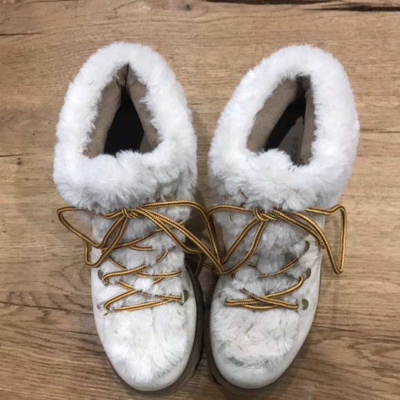 Francesca’s Fur Lace Up Booties - Picture 4 of 16